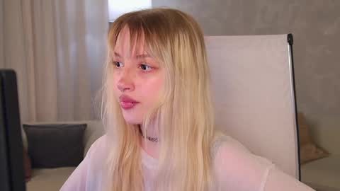 Snapshot of eevamarie chatting on May 24, 2026, 4:34 pm EVA NON NUDE online show from May 24, 2026, 4:34 pm