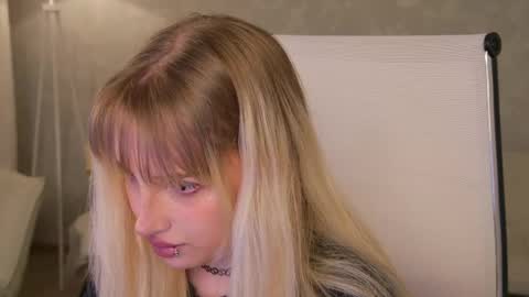 Snapshot of eevamarie chatting on May 27, 2026, 4:04 pm EVA NON NUDE online show from May 27, 2026, 4:04 pm