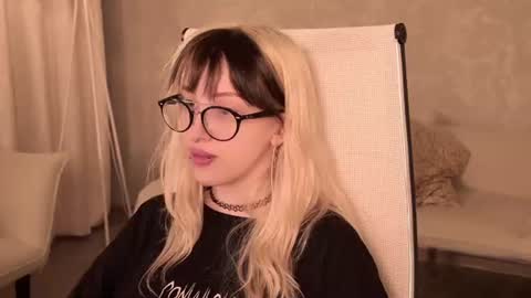 Snapshot of eevamarie chatting on June 26, 2026, 4:22 pm EVA NON NUDE online show from June 26, 2026, 4:22 pm