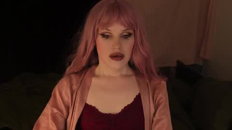 Effie Mur online show from December 2, 2024, 7:05 pm