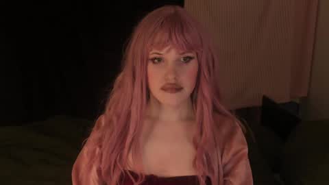 Effie Mur online show from December 3, 2024, 5:01 pm