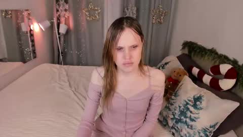 Effie Mur online show from December 13, 2025, 8:47 pm