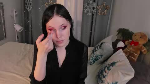 Effie Mur online show from December 20, 2025, 9:33 pm