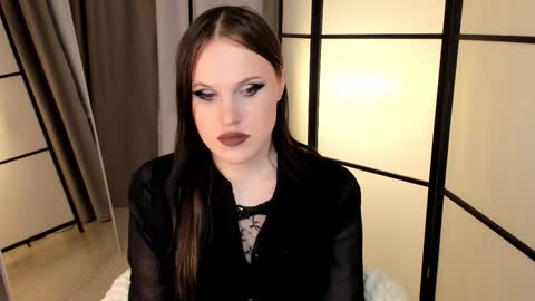 Effie Mur online show from February 3, 2026, 3:50 pm