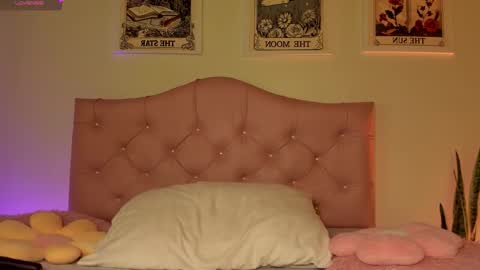 Snapshot of effy_cb chatting on October 25, 2025, 3:03 am effy online show from October 25, 2025, 3:03 am