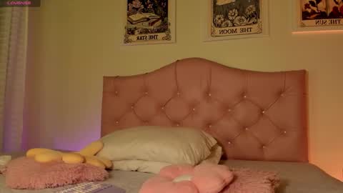 Snapshot of effy_cb chatting on October 31, 2025, 4:24 am effy online show from October 31, 2025, 4:24 am