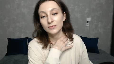 Snapshot of effy_gray chatting on December 7, 2024, 9:17 am Anna online show from December 7, 2024, 9:17 am