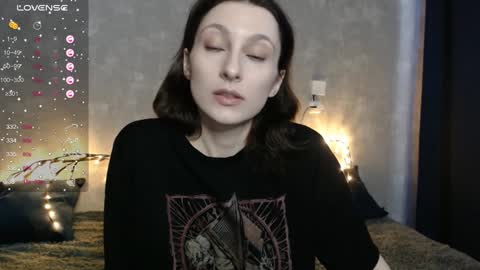 Snapshot of effy_gray chatting on January 13, 2025, 7:11 am Anna online show from January 13, 2025, 7:11 am