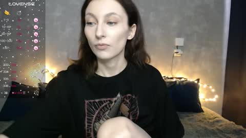 Snapshot of effy_gray chatting on February 1, 2025, 6:32 am Anna online show from February 1, 2025, 6:32 am