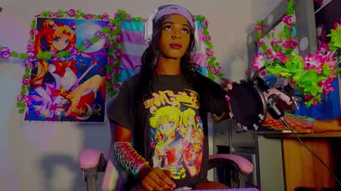 effy_marinn online show from October 24, 2025, 8:11 am