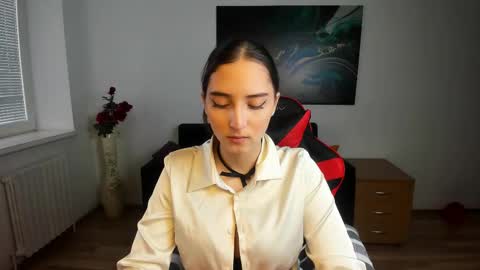 Snapshot of effy_royse chatting on February 27, 2026, 12:49 pm Effy Royse online show from February 27, 2026, 12:49 pm