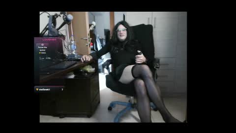 Snapshot of efi_crossou chatting on December 14, 2025, 12:05 am efi_crossou online show from December 14, 2025, 12:05 am