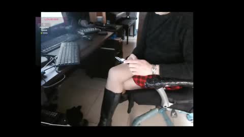 Snapshot of efi_crossou chatting on February 20, 2026, 12:16 pm efi_crossou online show from February 20, 2026, 12:16 pm