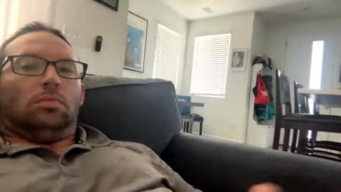 eggo33 online show from April 21, 2026, 2:12 pm