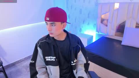 eidan_tay online show from May 19, 2026, 12:33 pm