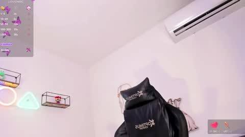 eileenn tanihara online show from January 29, 2025, 11:20 am