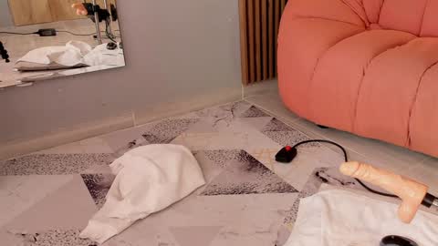 Eilin online show from December 22, 2024, 4:17 pm