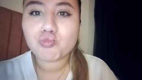 EIMY   MODEL INDEPENDENT online show from February 16, 2026, 2:29 am