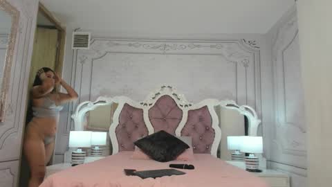 eimy_grey4u online show from February 3, 2026, 11:32 pm