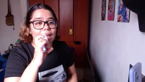 Snapshot of eimy_saenzz chatting on February 24, 2026, 5:44 pm eimy_saenzz online show from February 24, 2026, 5:44 pm