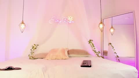 eimy_stonne online show from May 11, 2026, 8:06 pm