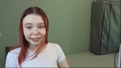 Snapshot of eipril_blushhh chatting on June 13, 2026, 11:19 am Eipril online show from June 13, 2026, 11:19 am