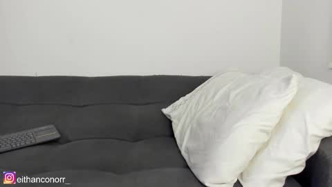 EITHAN CONOR online show from December 22, 2025, 2:08 am