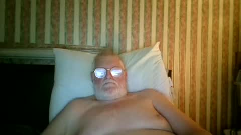 eketman1964 online show from September 17, 2025, 10:22 pm