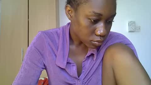 petite online show from December 10, 2024, 9:23 am