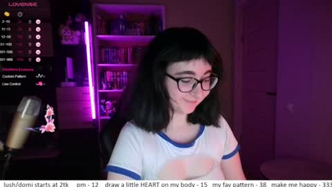 If you like it when I meow give me a thumbs up online show from July 31, 2026, 11:04 pm
