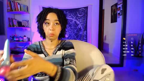 Ela  Help me reach 100 thumbs up online show from March 25, 2026, 8:31 am