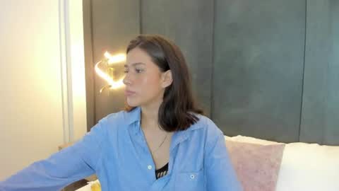 E L A I A online show from August 7, 2026, 7:49 pm
