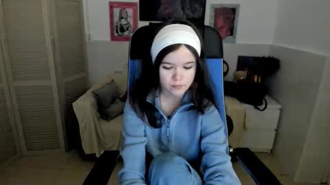 Your sweet girl online show from October 1, 2025, 7:31 pm