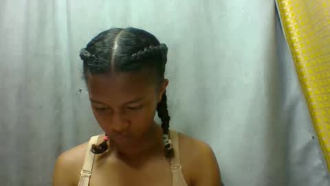 elaliealdy online show from October 13, 2025, 5:18 am