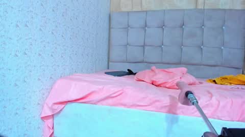 Snapshot of elalove_ chatting on December 9, 2024, 8:33 am Ela online show from December 9, 2024, 8:33 am