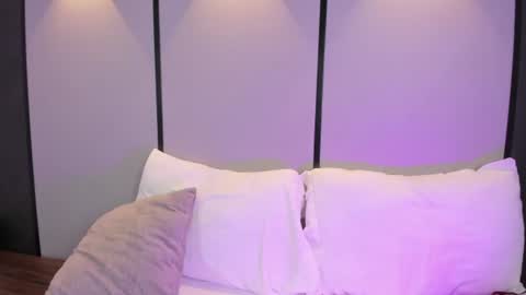 Snapshot of elara_bloom_ chatting on June 25, 2026, 2:22 am elara_bloom_ online show from June 25, 2026, 2:22 am