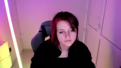 Evie online show from April 28, 2026, 8:58 pm
