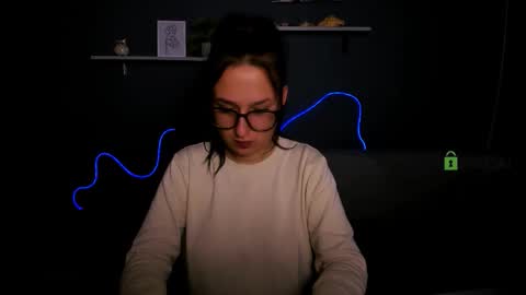 elara_night online show from October 8, 2025, 5:38 am