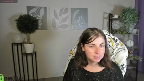 Snapshot of elara_starfall chatting on July 14, 2026, 5:45 am Marta online show from July 14, 2026, 5:45 am