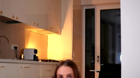 elarashine online show from March 16, 2026, 8:24 pm