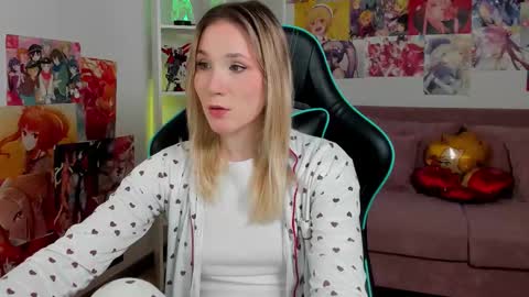 elaravoltage online show from March 15, 2026, 5:13 am