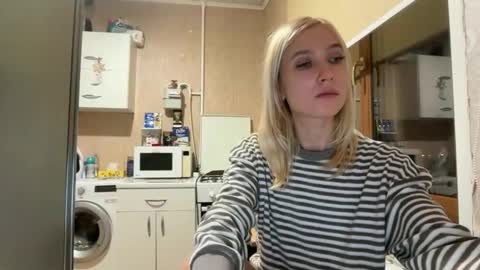 elarawhitmore online show from February 28, 2026, 5:47 pm