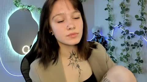 elastikiss online show from April 17, 2026, 9:23 am