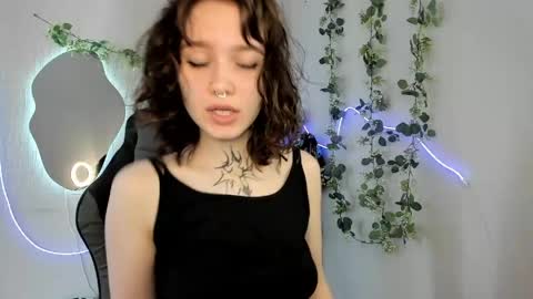 elastikiss online show from April 21, 2026, 10:21 am