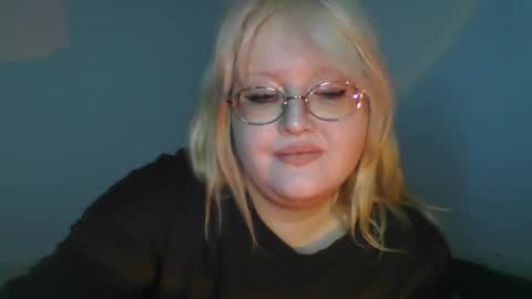 elayne_sweet online show from April 1, 2026, 8:04 am