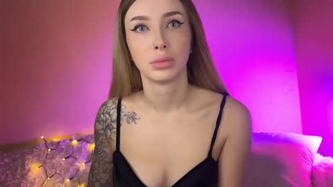 Ella online show from October 27, 2025, 6:39 am