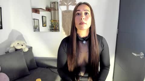 Snapshot of electra_hunt chatting on February 3, 2026, 2:53 am Electra- Please help me reach 100 likes online show from February 3, 2026, 2:53 am