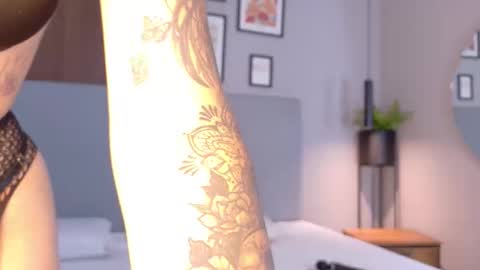 ELECTRA  online show from October 18, 2025, 7:03 pm