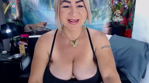 XIOMY   give LIKE on my page online show from October 12, 2025, 12:04 pm