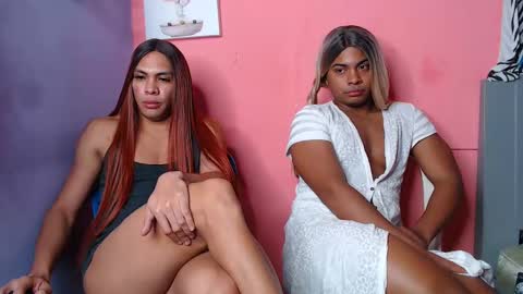 Snapshot of elektra_and_lulu chatting on December 11, 2024, 9:34 pm elektra_and_lulu online show from December 11, 2024, 9:34 pm